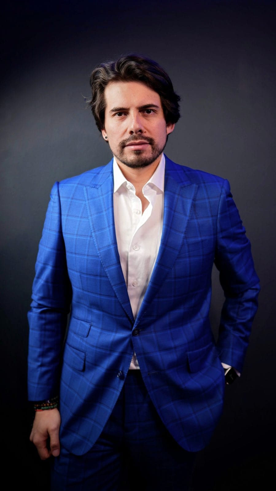 Jorge Romano, retrato formal en Miami
